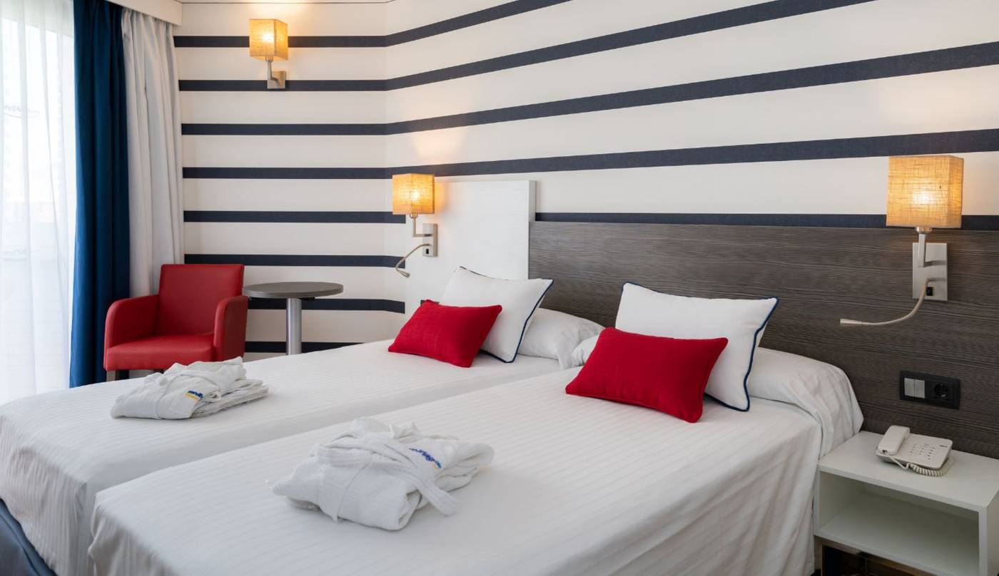 Medplaya-Riudor---Adults-Recommended-Room-10
