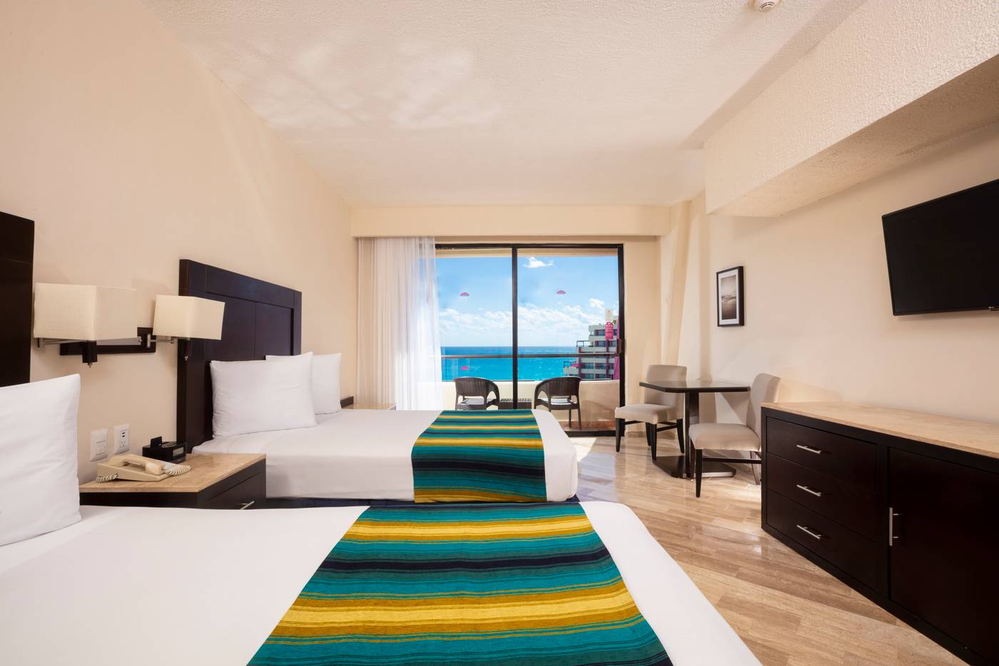 Crown-Paradise-Club-Cancun-Room-24