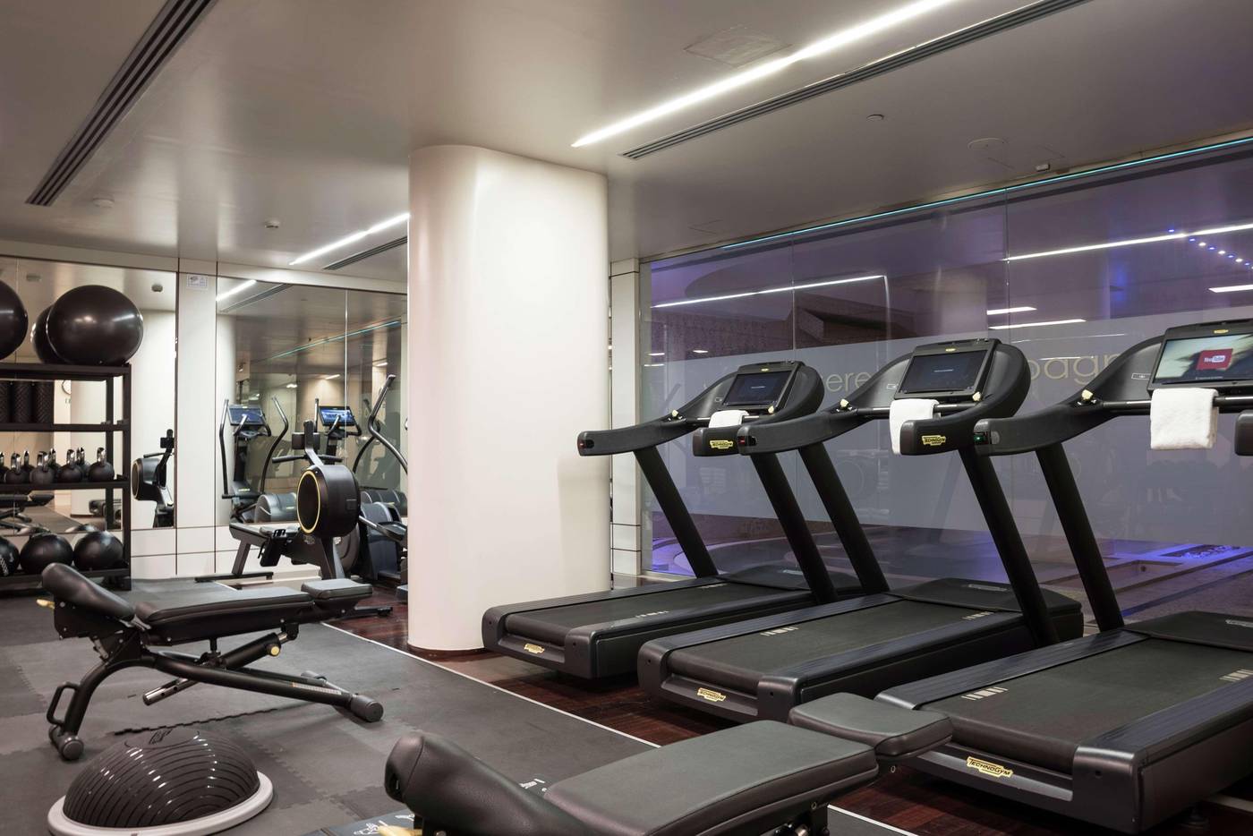 DoubleTree-by-Hilton-Florence-Metropole-Sports-and-Entertainment-55