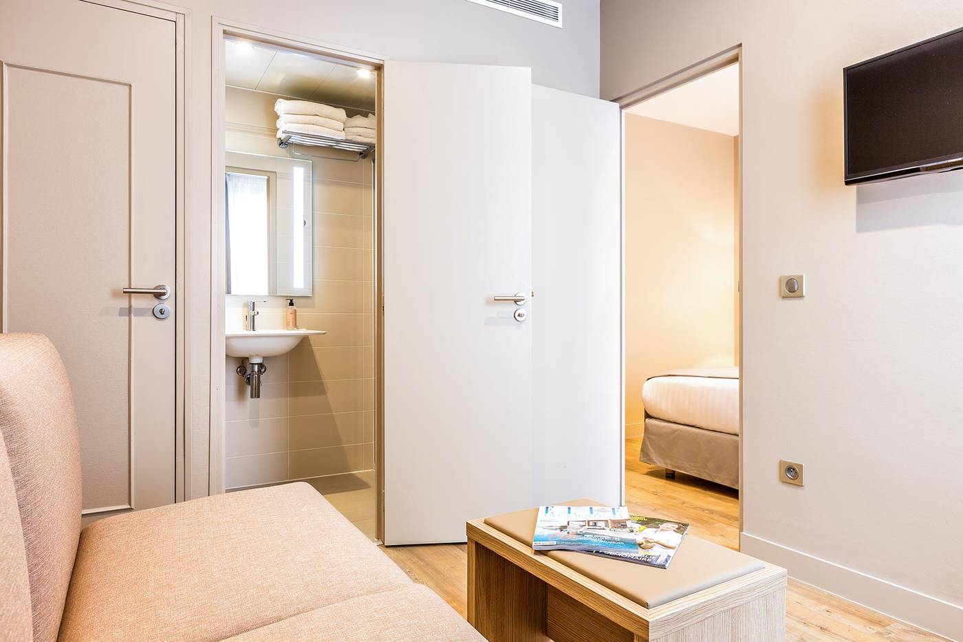 Hotel-Paris-D-Issy-Porte-De-Versailles-Room-2