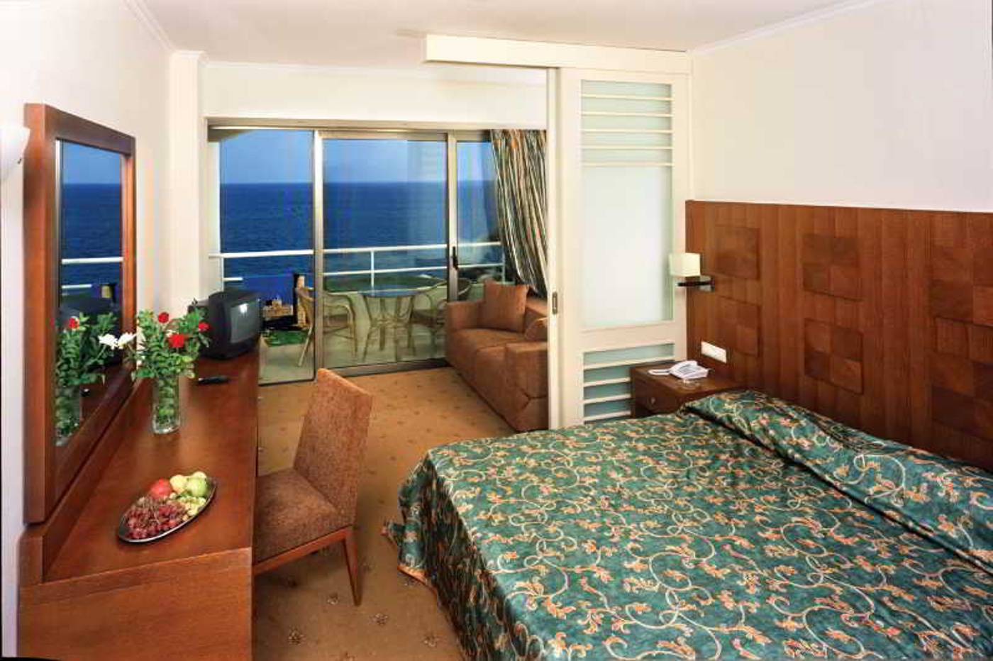 Lutania-Beach-Room-36