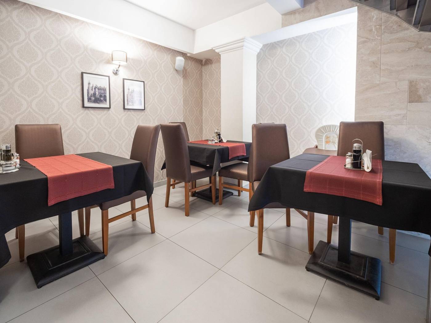 Aparthotel-Miodowa-Restaurant-12