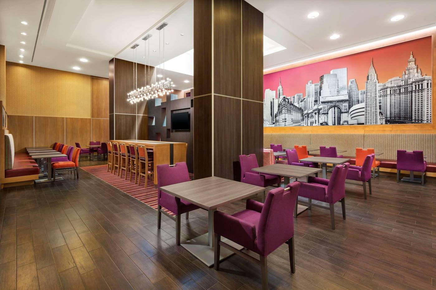 Hampton-Inn-Manhattan-Times-Square-Central-Restaurant-11