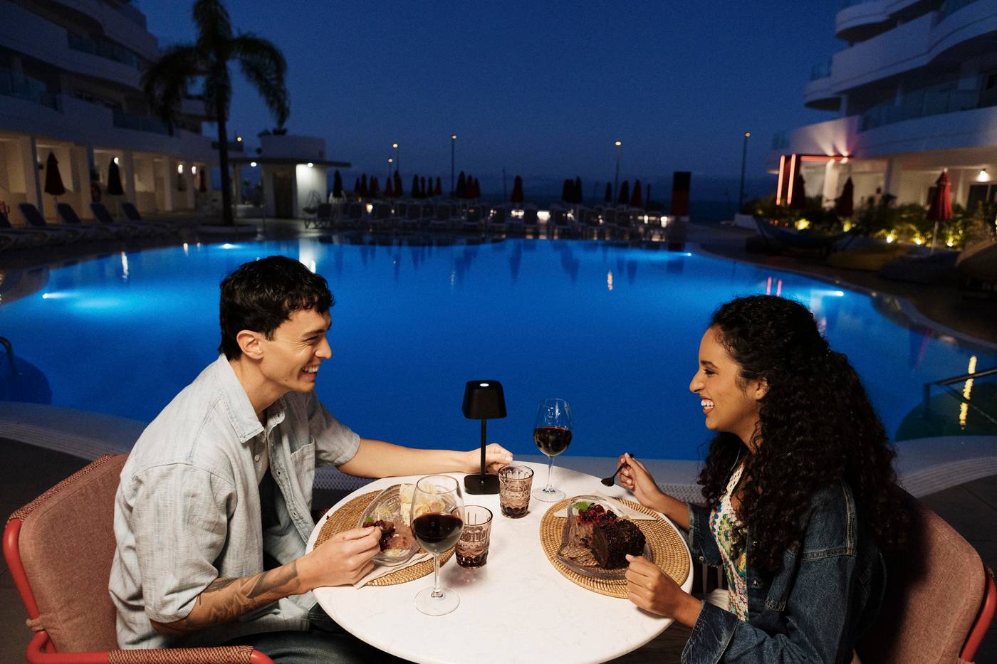 Sholeo-Lodges-Los-Gigantes---Adults-Recommended-Bar-22