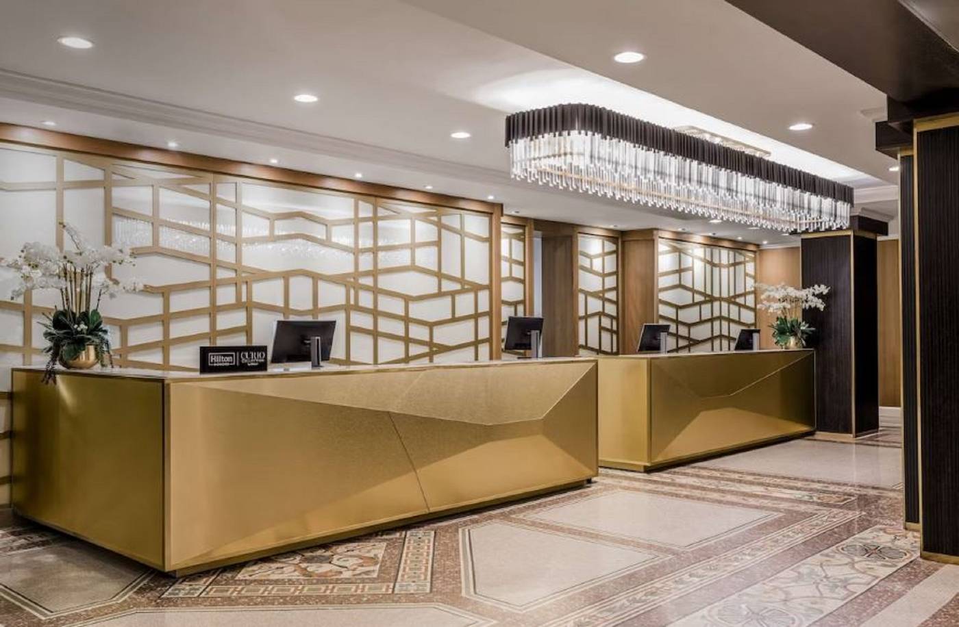 Martinique-New-York-on-Broadway--Curio-By-Hilton-Lobby-4