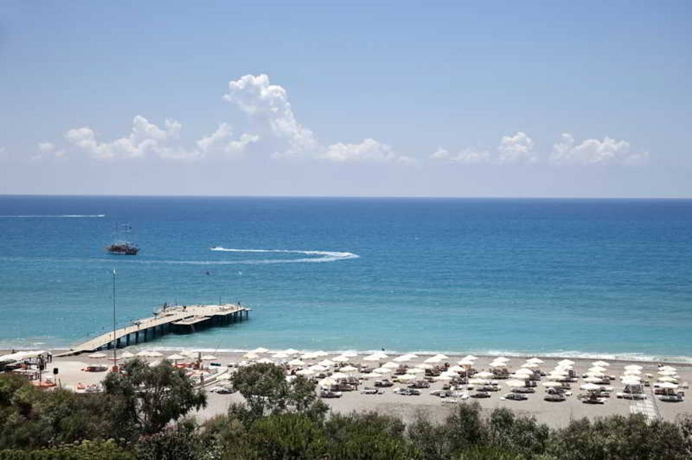 Sunrise-Resort-Hotel-Beach-56