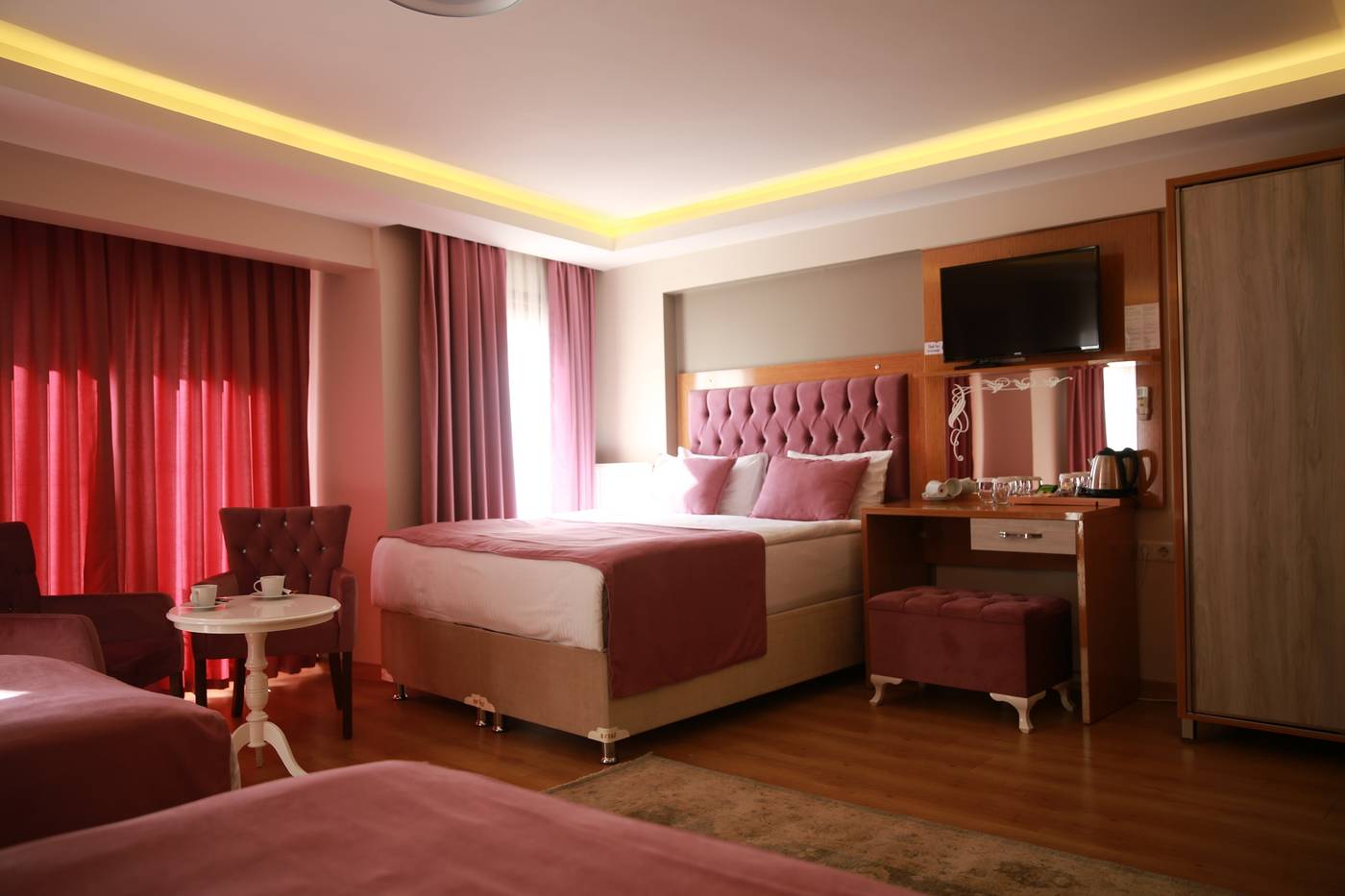 Black-Pearl-Hotel-Room-13