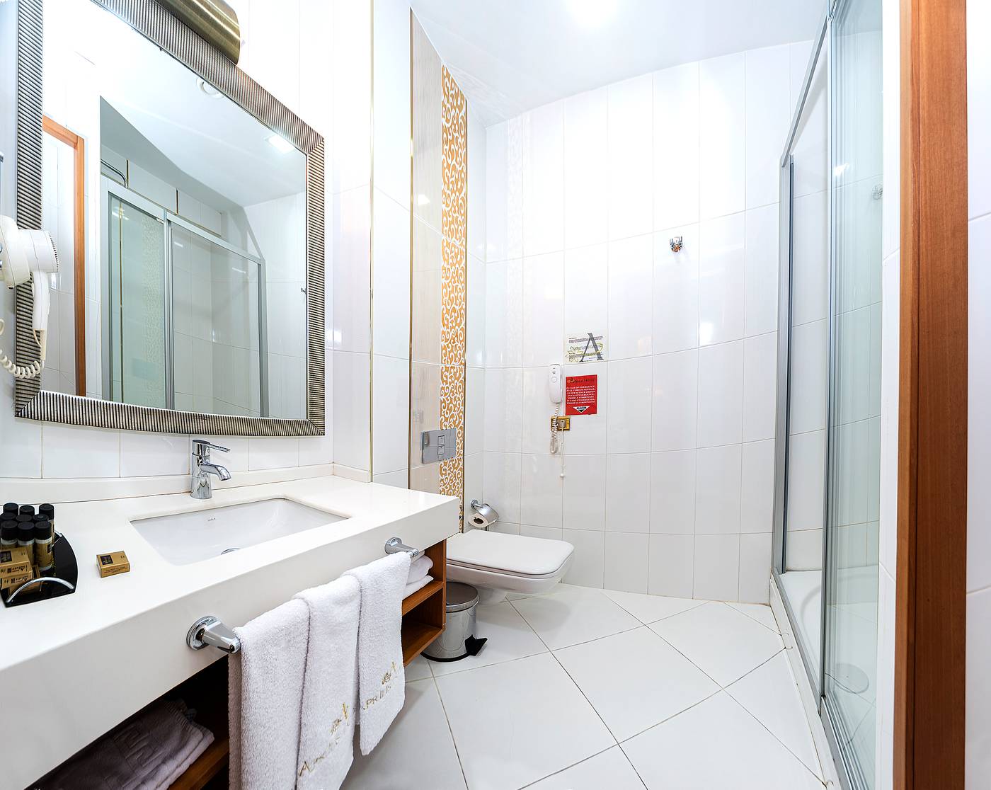 Aprilis-Hotel-Room-22