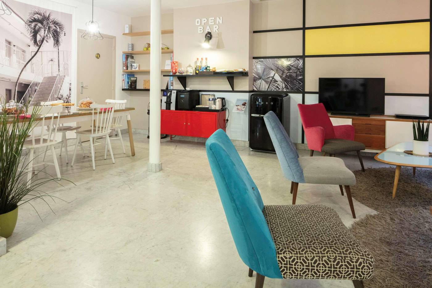 Palm-Astotel-Lobby-9