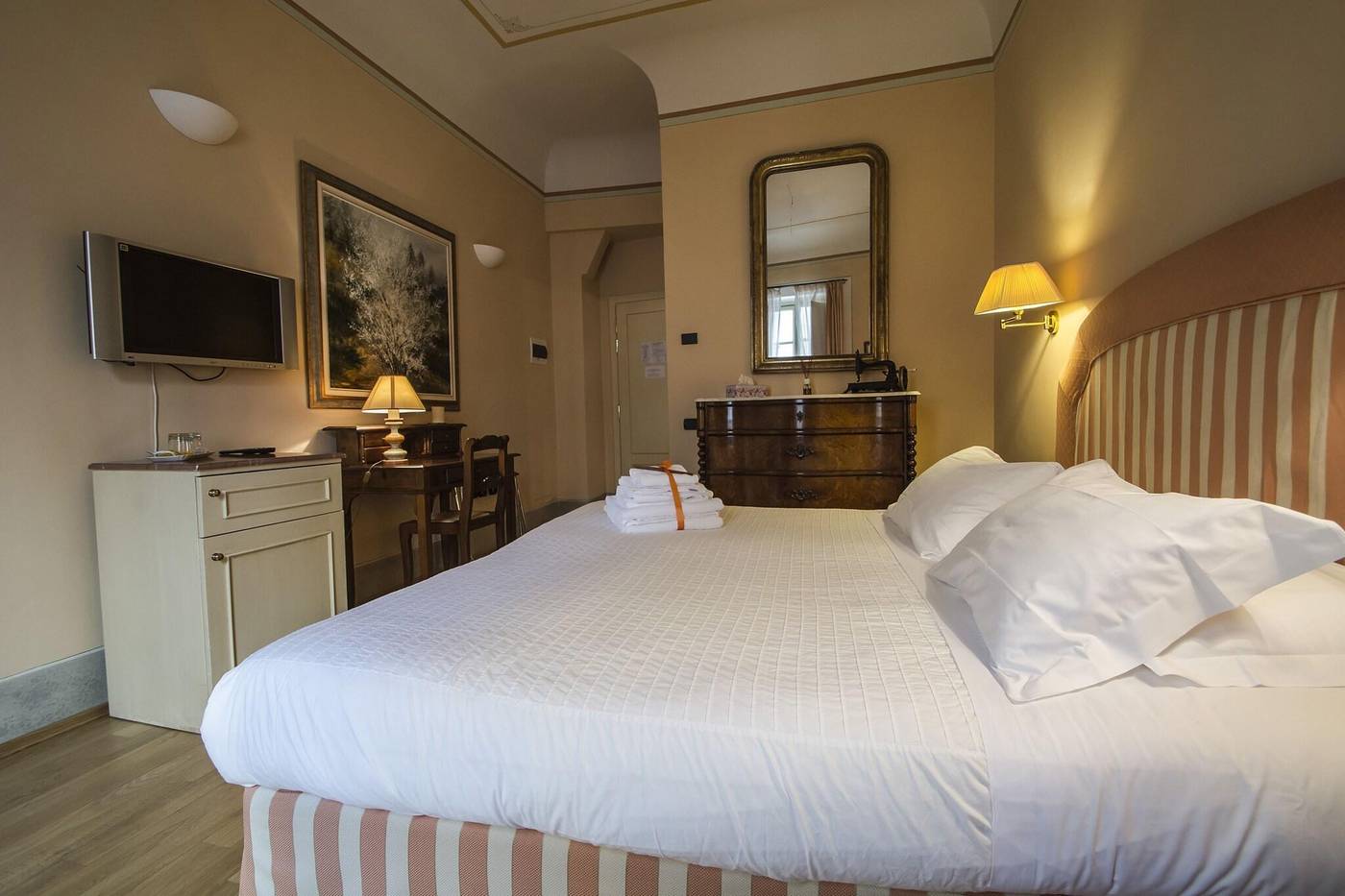 Palazzo-Busdraghi--Depoca-Room-5