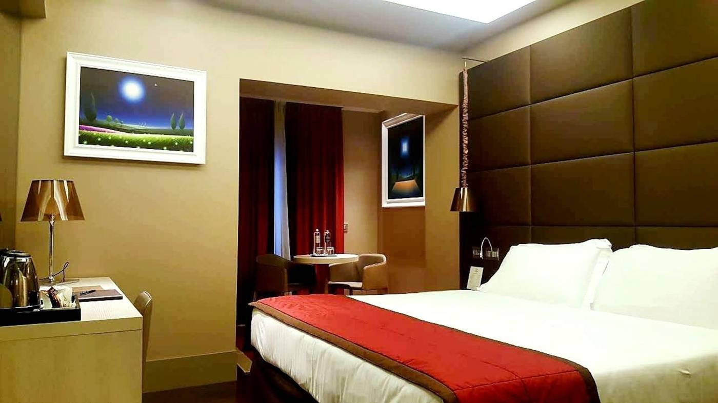 Harry-s-Bar-Trevi-Hotel---Restaurant-Room-47