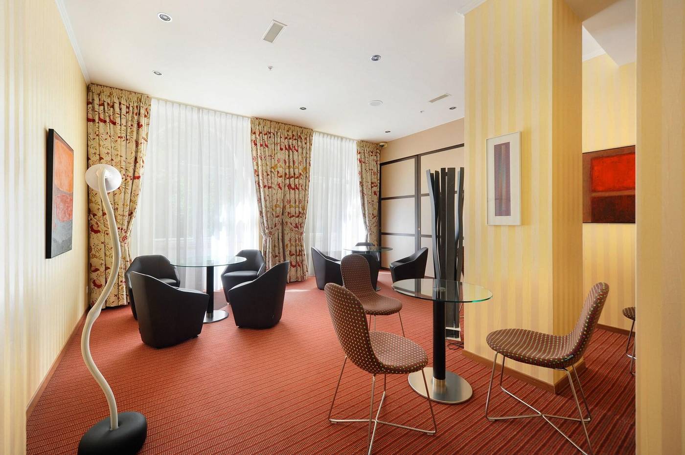 Hotel Victoria Lausanne-Switzerland-Lausanne-Lobby-4