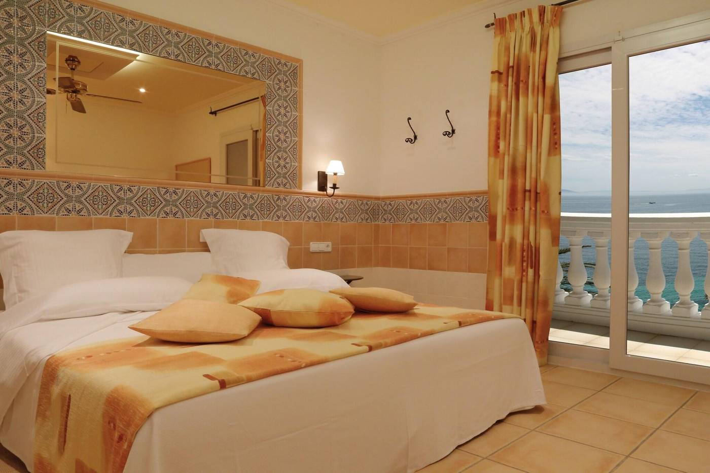 Vistabella-Room-24