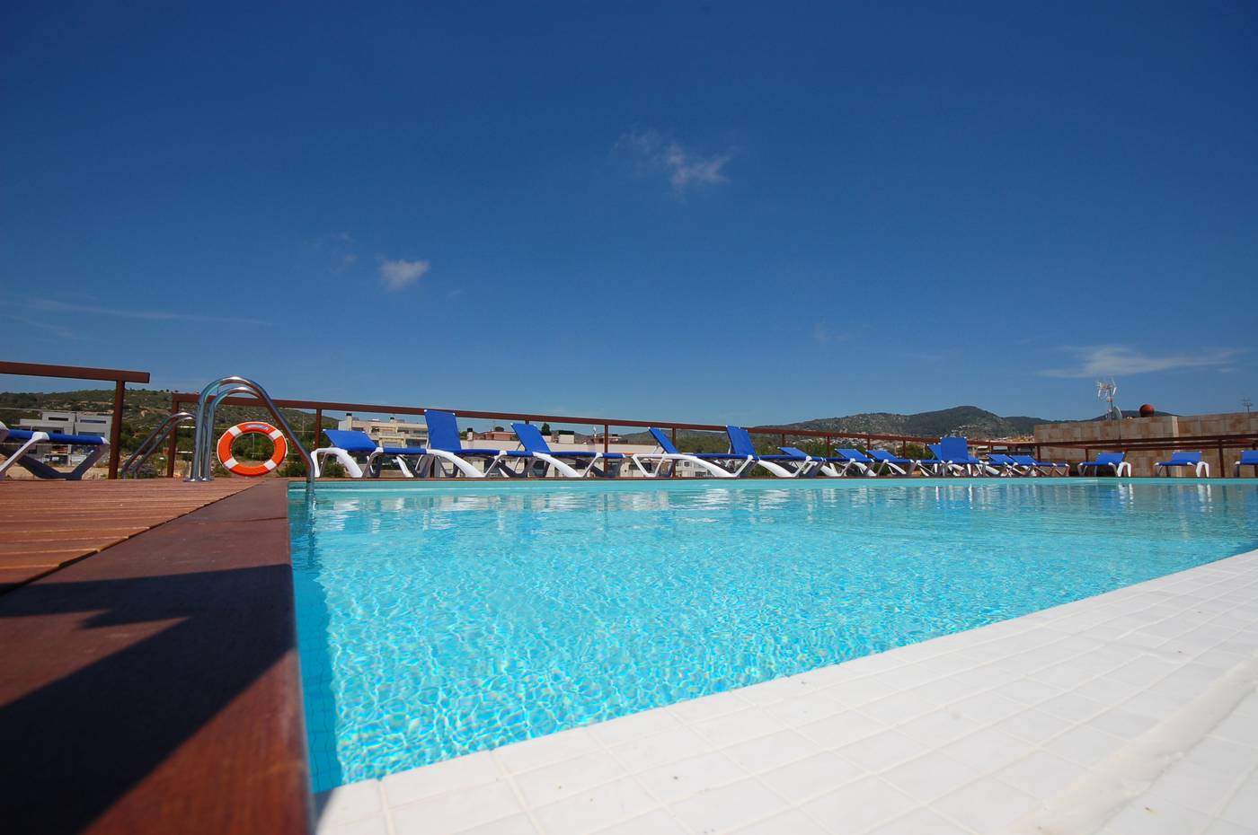 Resort-Sitges-Apartment-Pool-7
