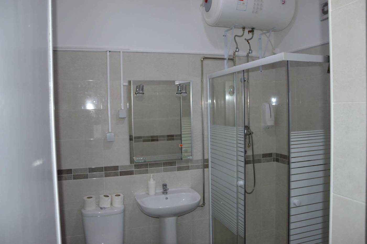 Lx-Center-Guesthouse-Room-15