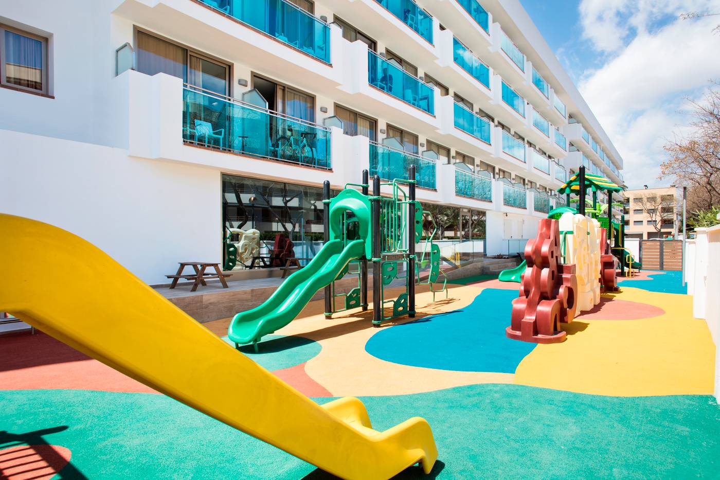 Best-Maritim-Sports-and-Entertainment-37