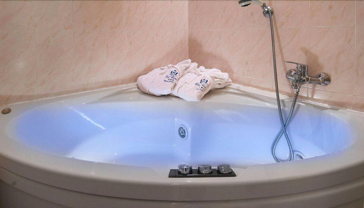 Hotel Corallo-Italy-MARTINSICURO FRAZIONE VILLA ROSA-Room-10