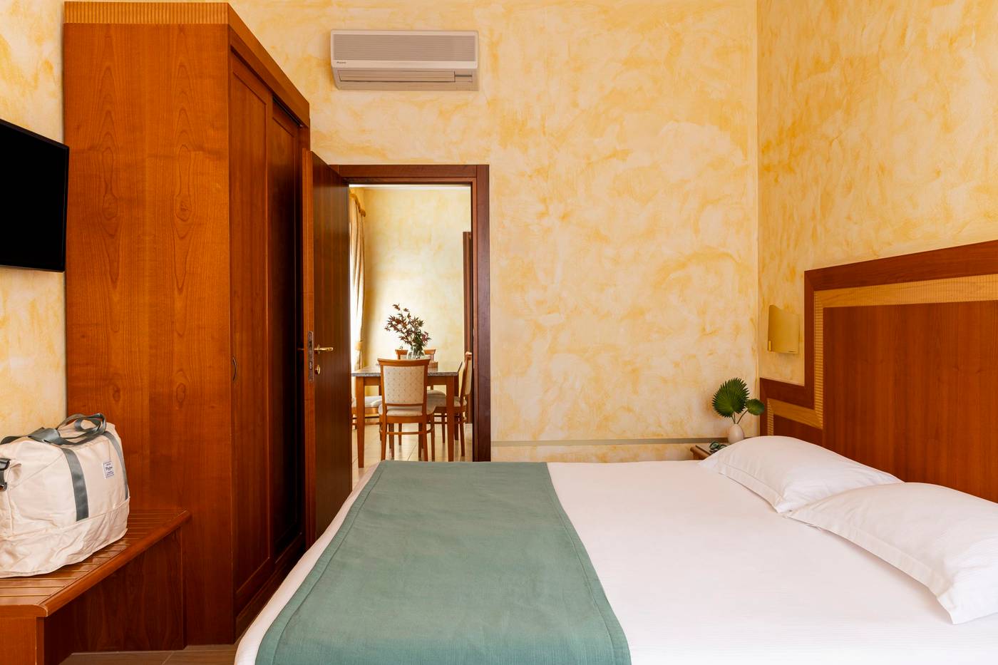 Venezia-2000-Room-26