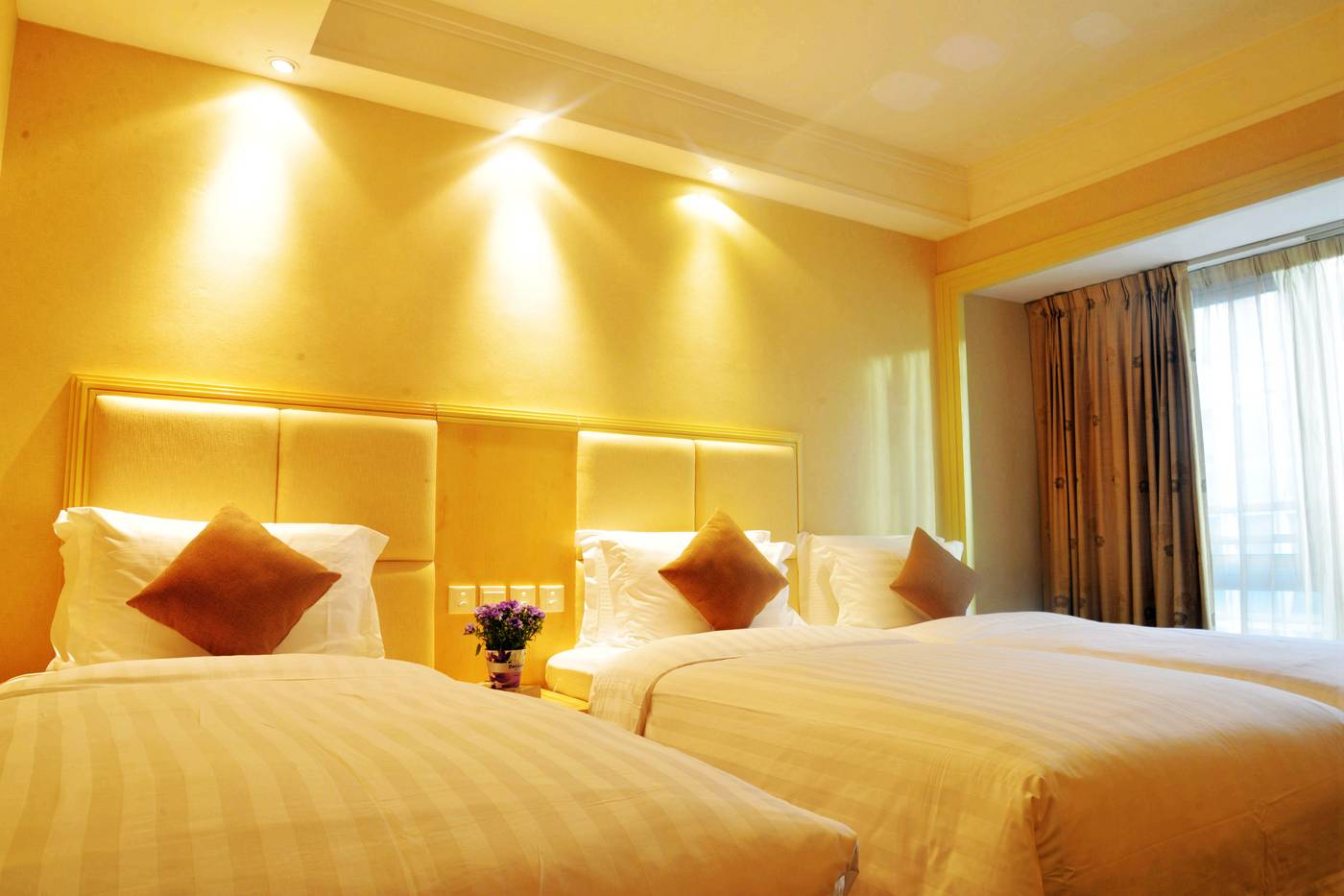Oasis-Avenue-A-GDH-Hotel-Room-20