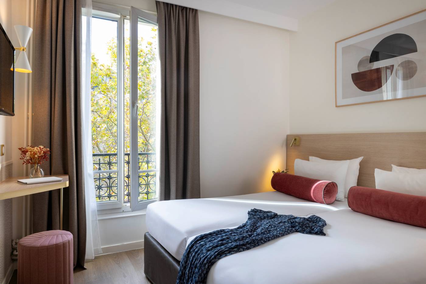 Bailli-de-Suffren-Room-5