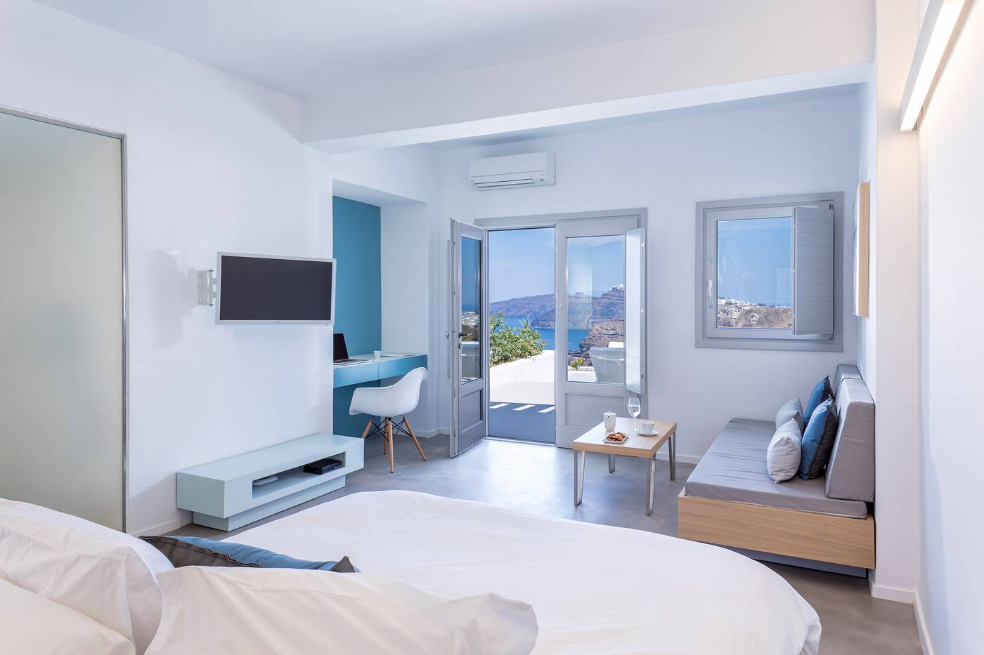 Alti-Santorini-Suites-Room-7