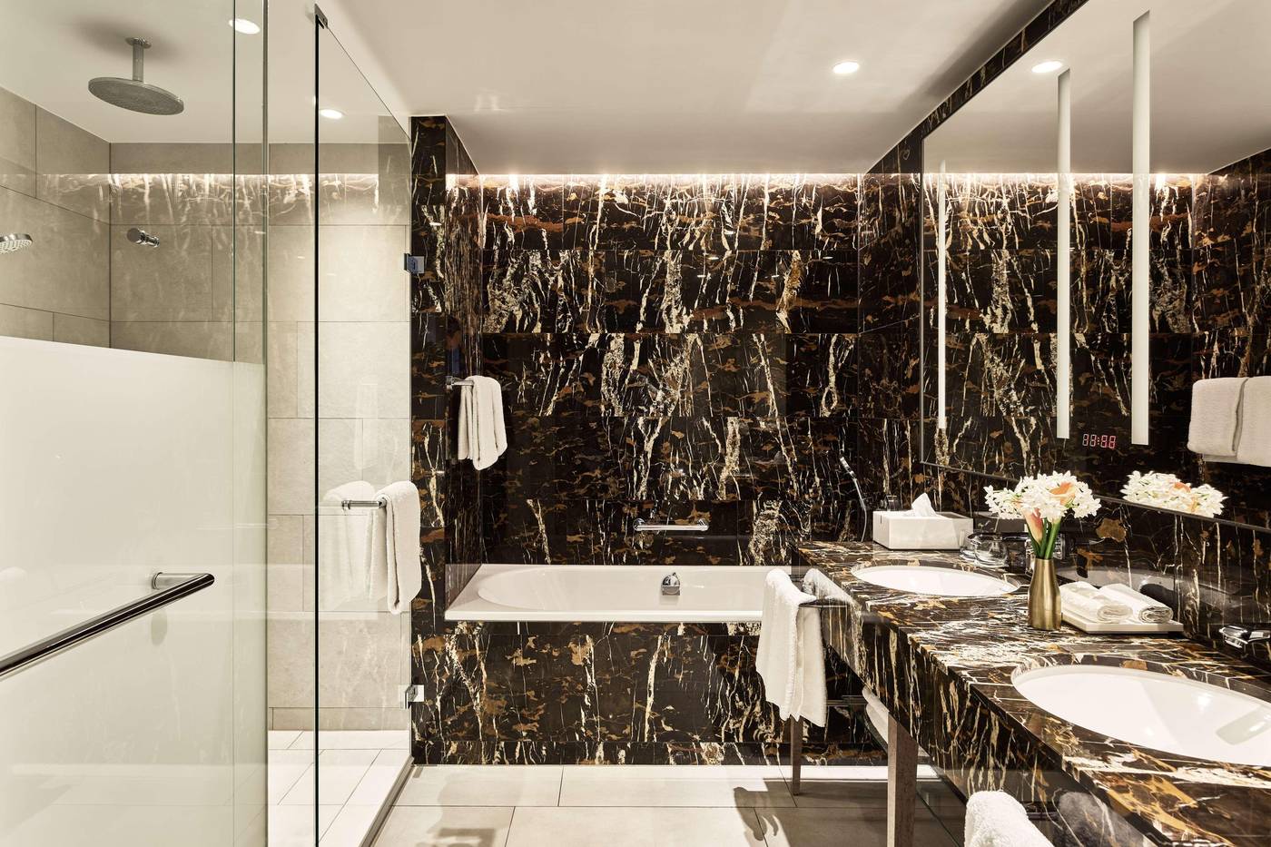 Hyatt-Regency-Amsterdam-Room-60