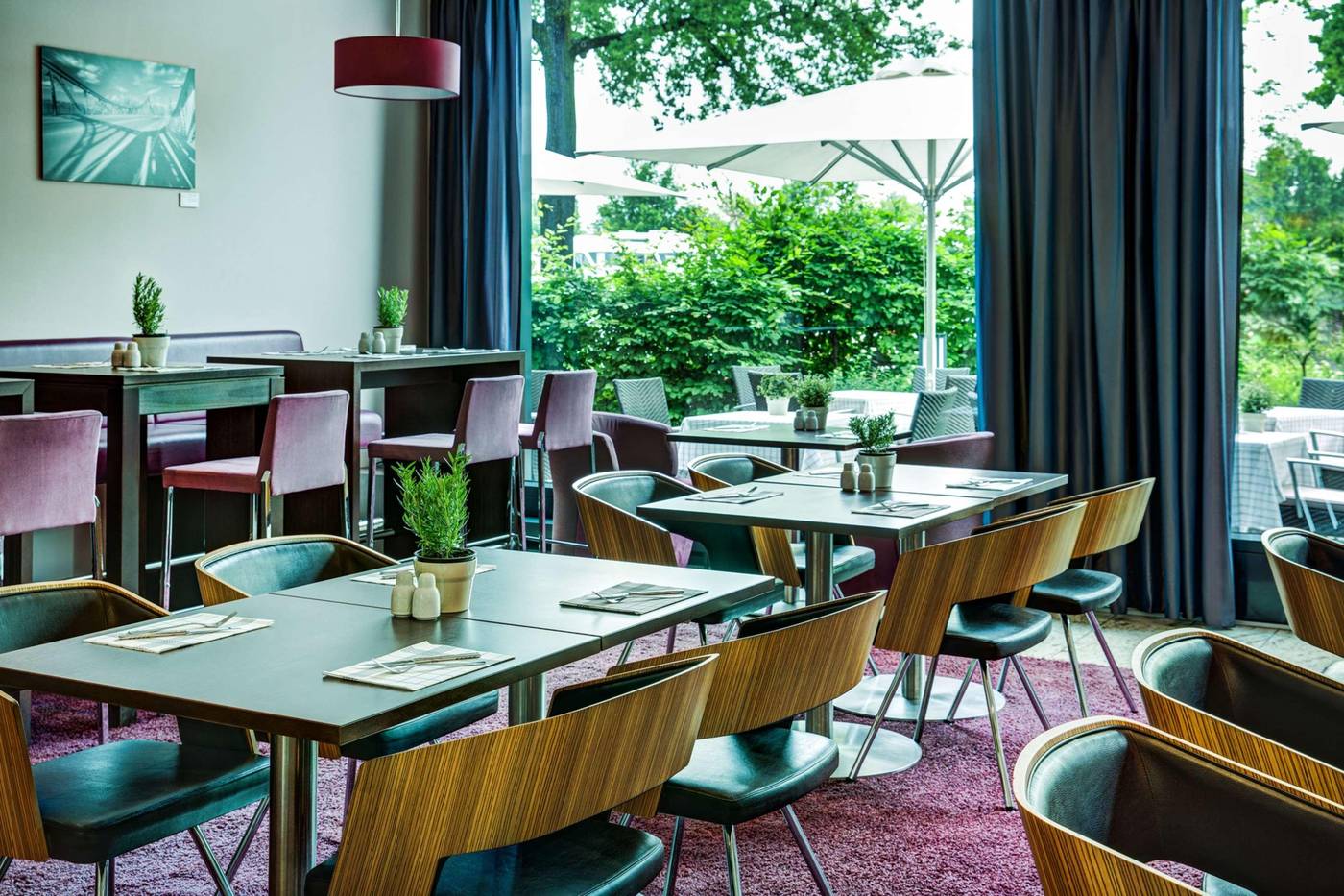 IntercityHotel-Berlin-Airport-Area-North-Restaurant-15