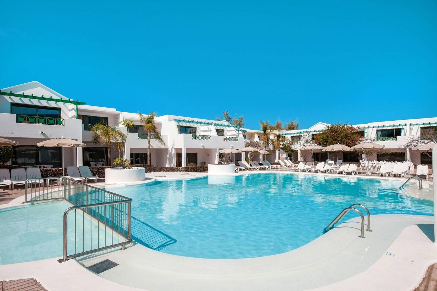 Relaxia-Olivina-Sports-and-Entertainment-3