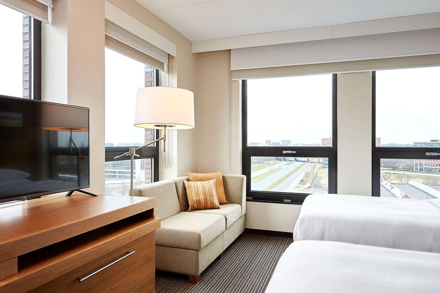Hyatt-Place-Amsterdam-Airport-Room-7