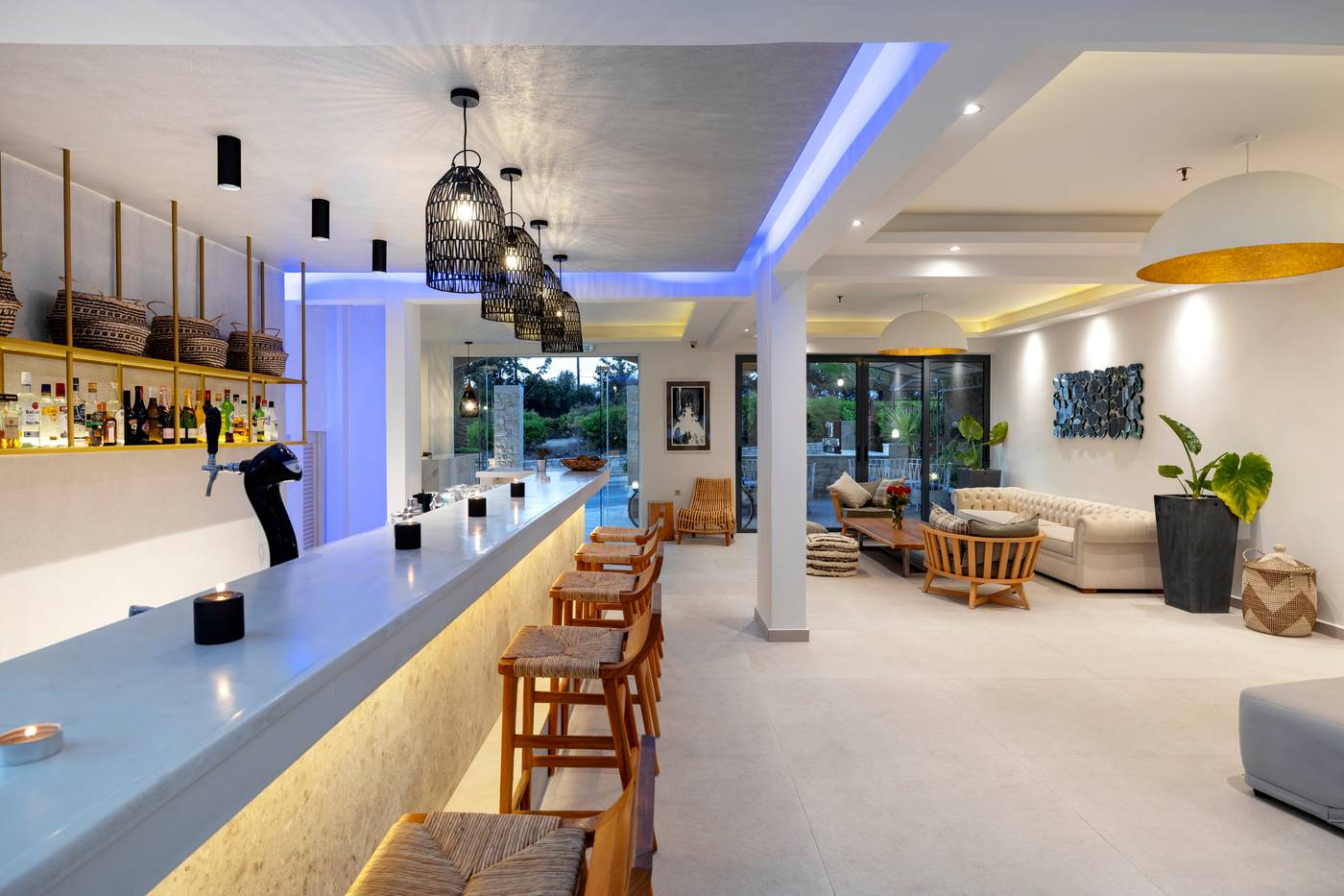 La-Stella-Apartments-and-Suites-Bar-30