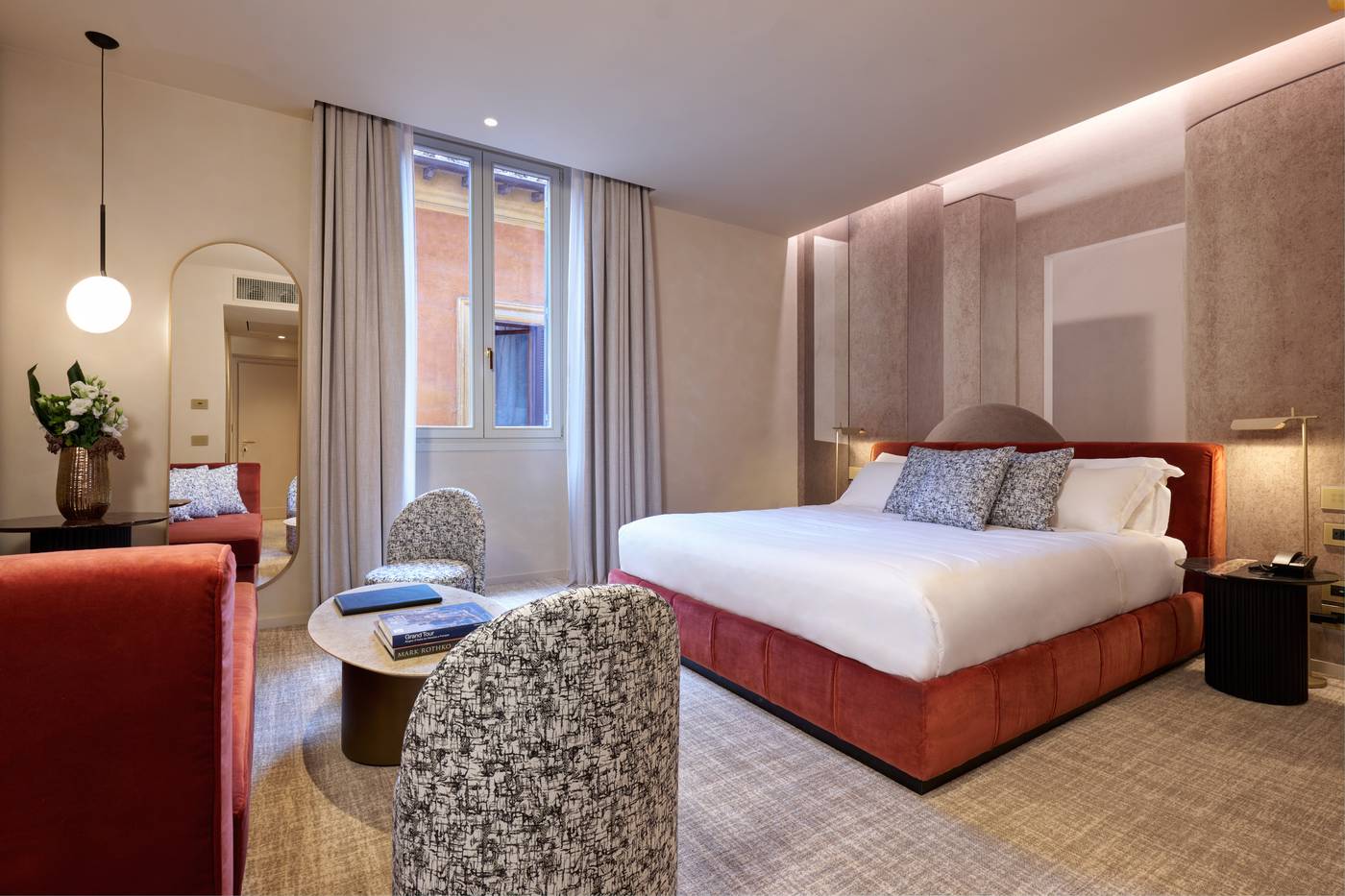 Borghese-Contemporary-Hotel-Room-6
