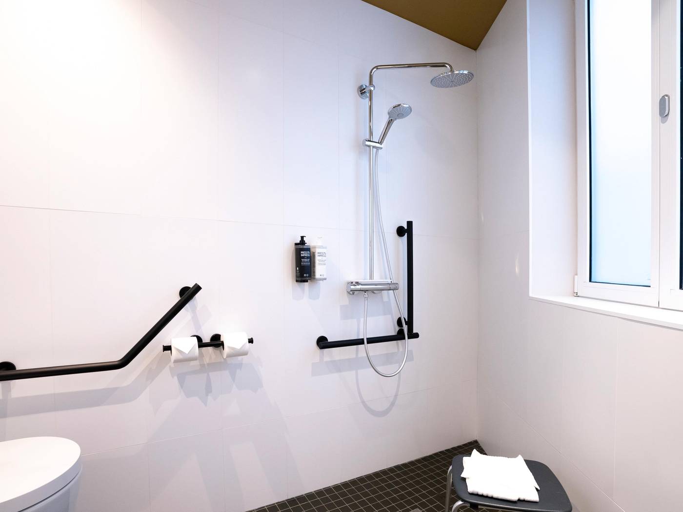 ibis-Styles-Paris-Gare-de-Lyon-TGV-Room-37