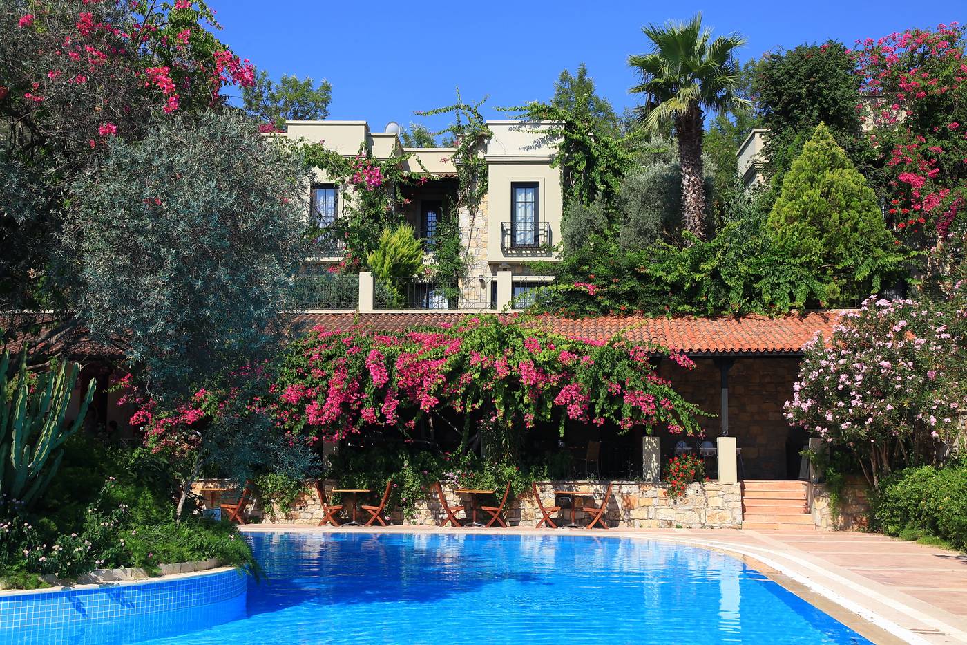 Zeytinada Hotel
