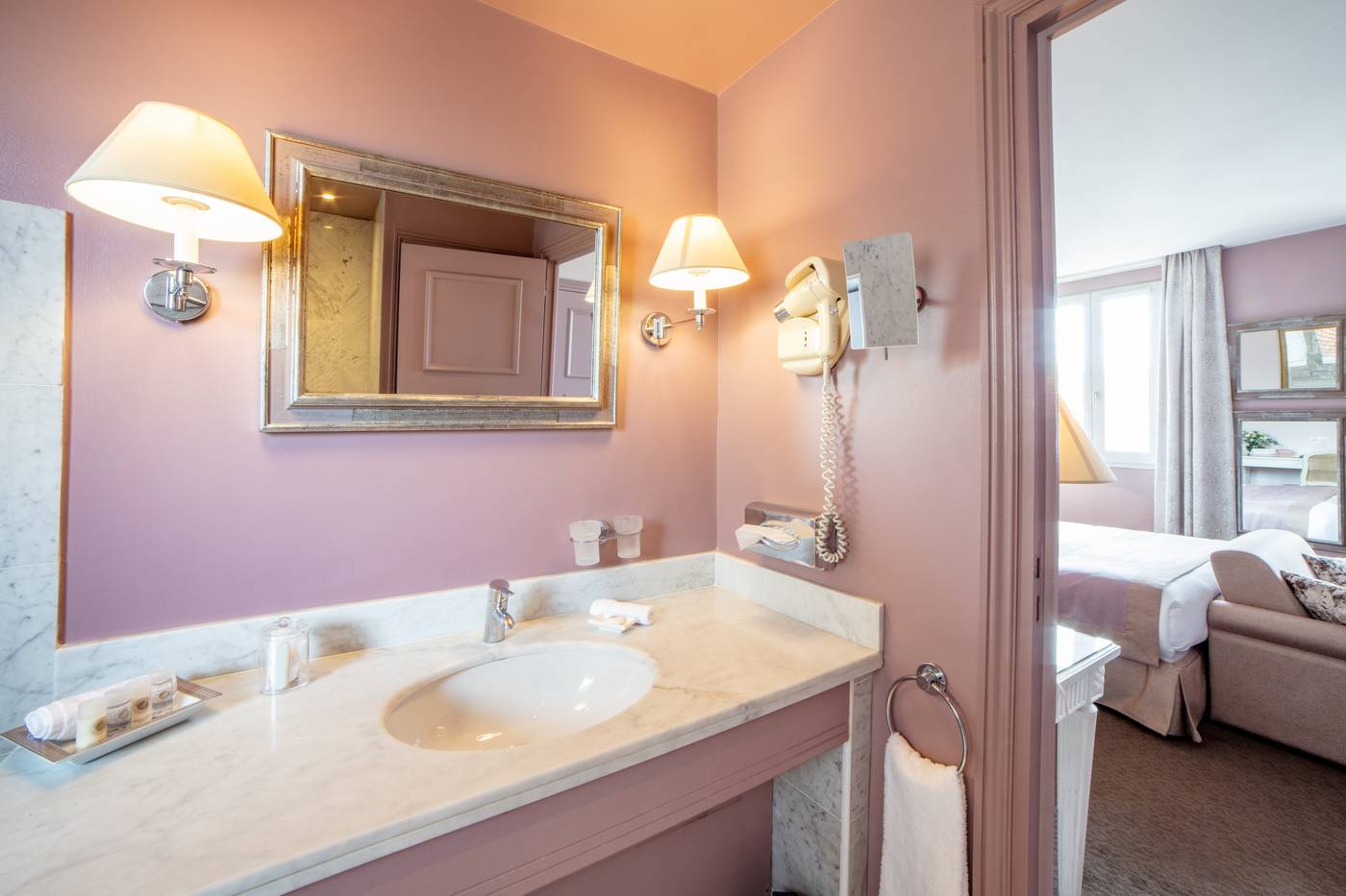 Le-Cavendish-Room-19