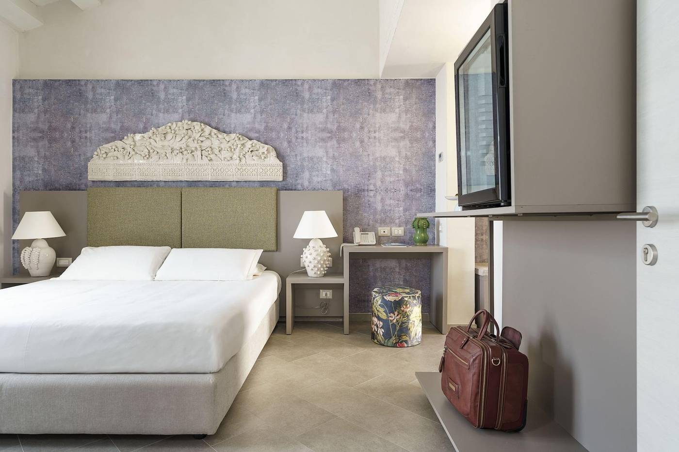 Luna-del-Raccolto--Green-Country-Hotel-Room-17