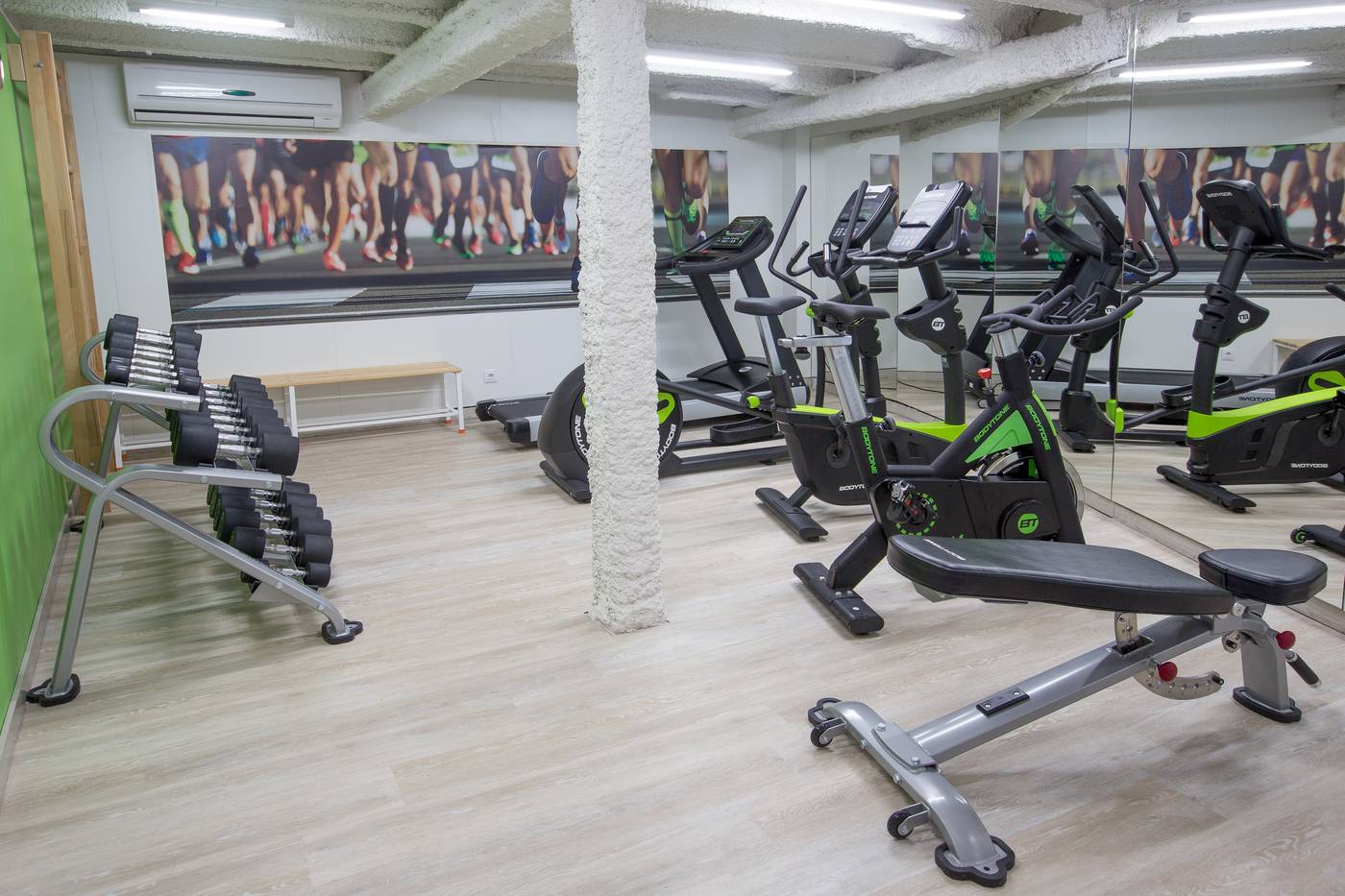 Apartamentos-Neptuno-Calella-Sports-and-Entertainment-58