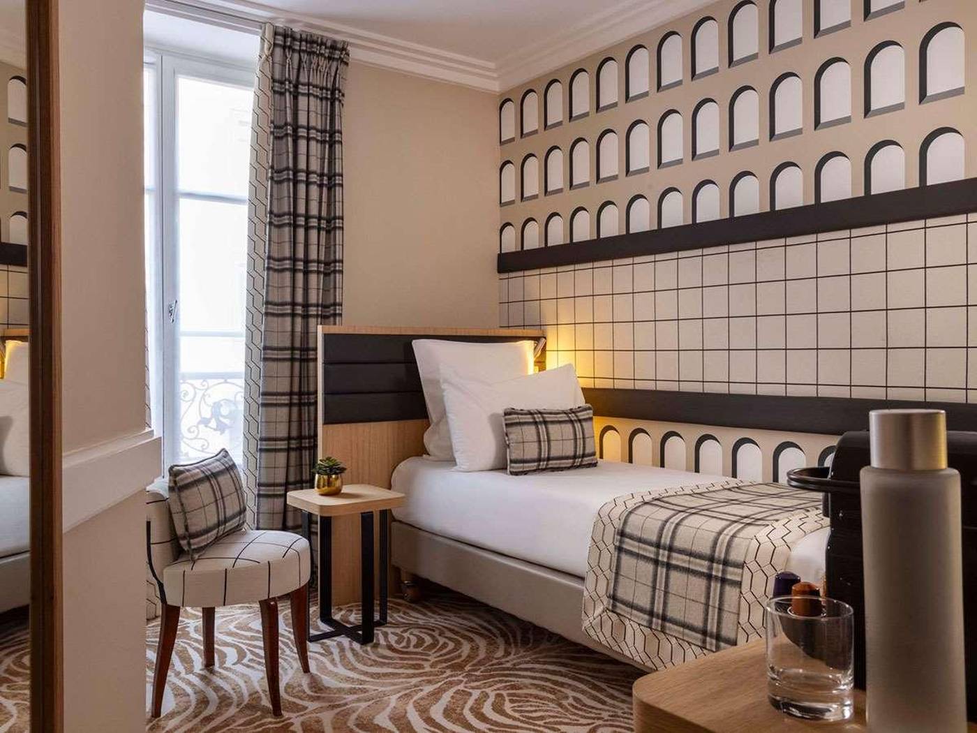 Hotel-Sleeping-Belle-Room-5