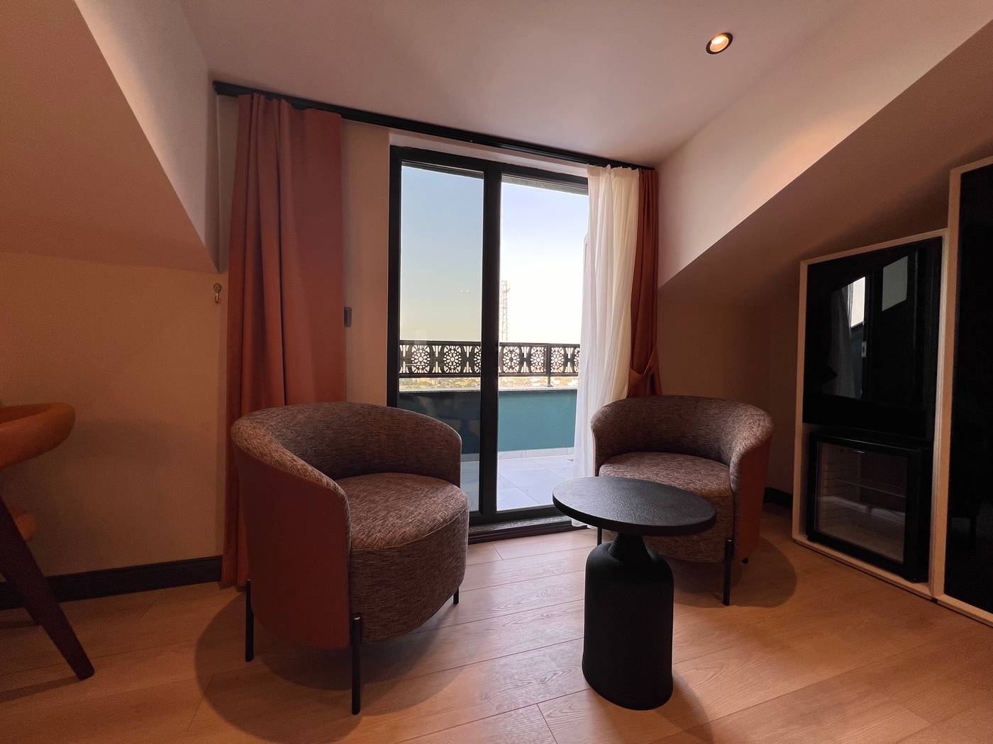 Elysian-Airport-Hotel-Room-54