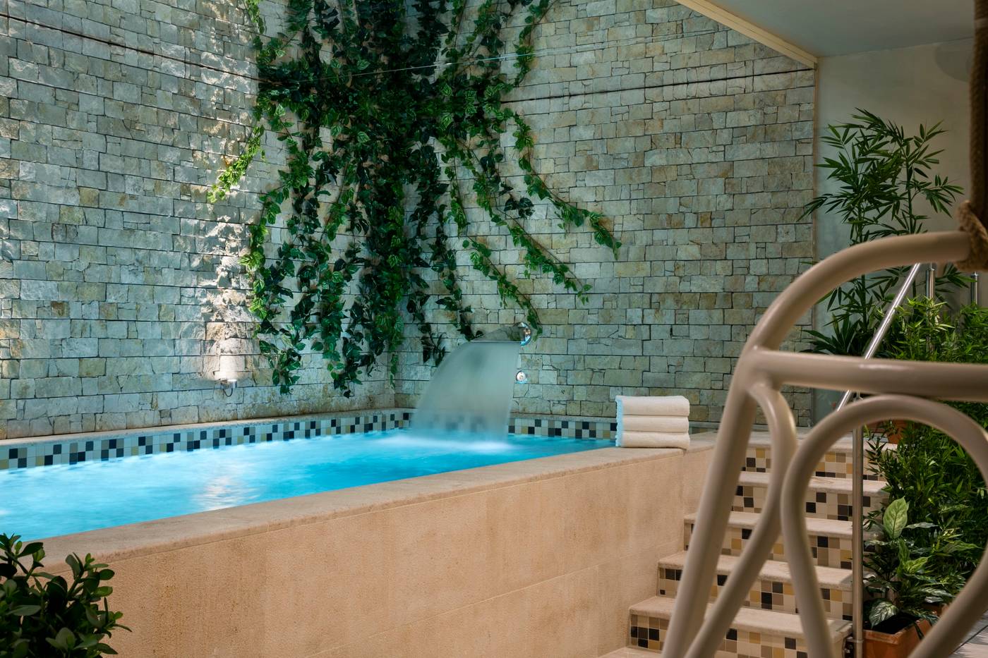 Royal-Madeleine-Pool-48