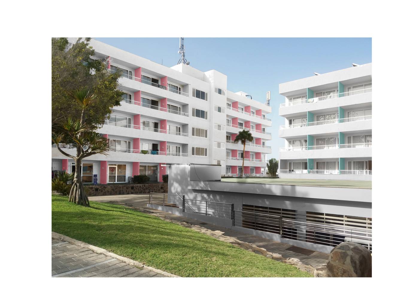 Abora-Interclub-Atlantic-by-Lopesan-Hotels-General-view-17