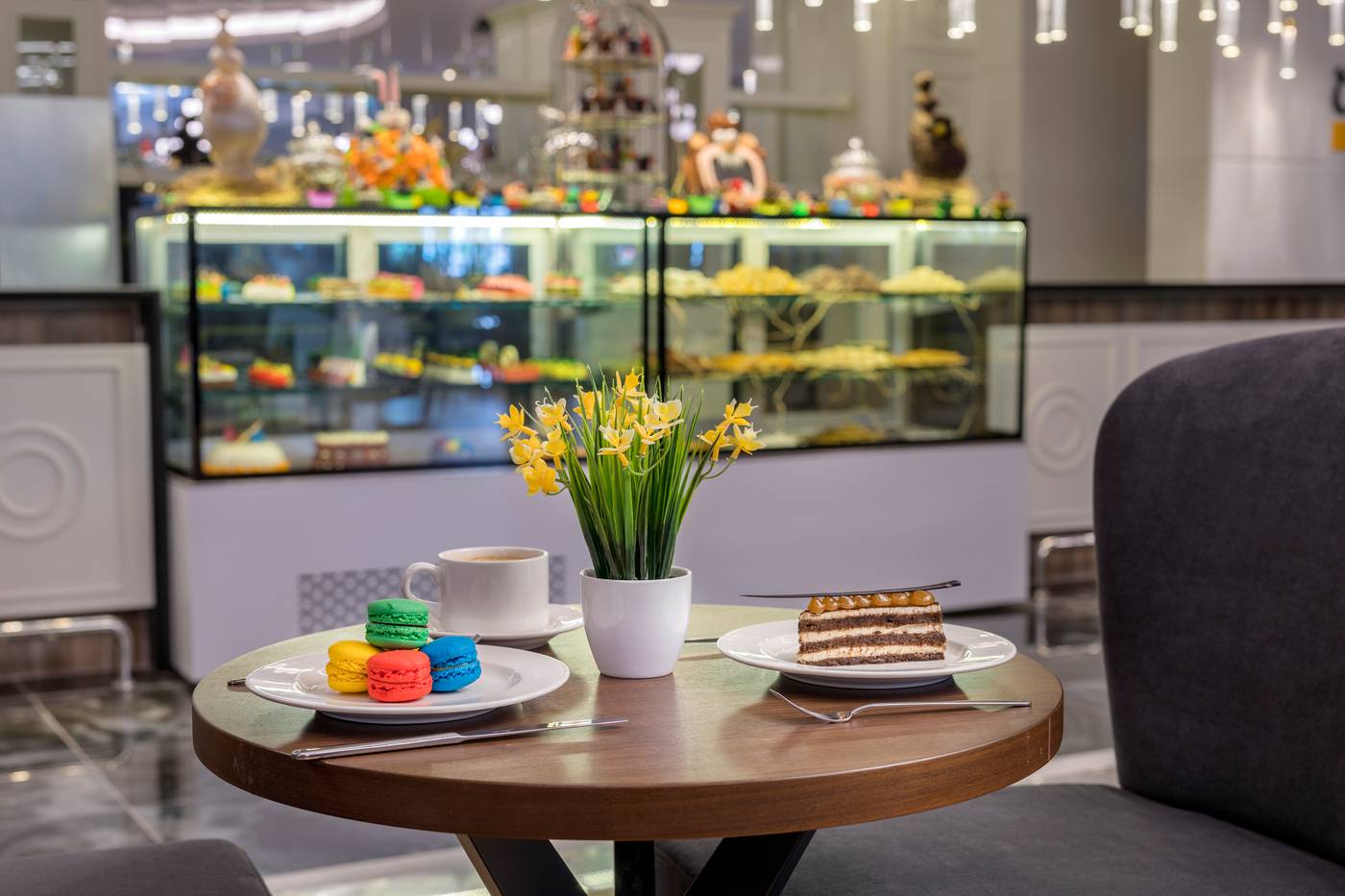 Side-Crown-Sunshine-Bar-51