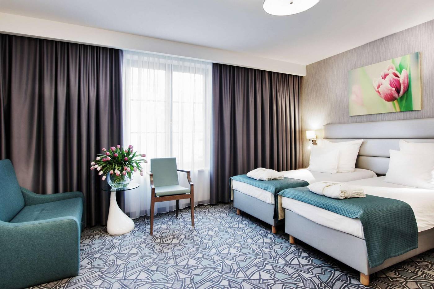 Golden-Tulip-Krakow-Kazimierz-Room-9