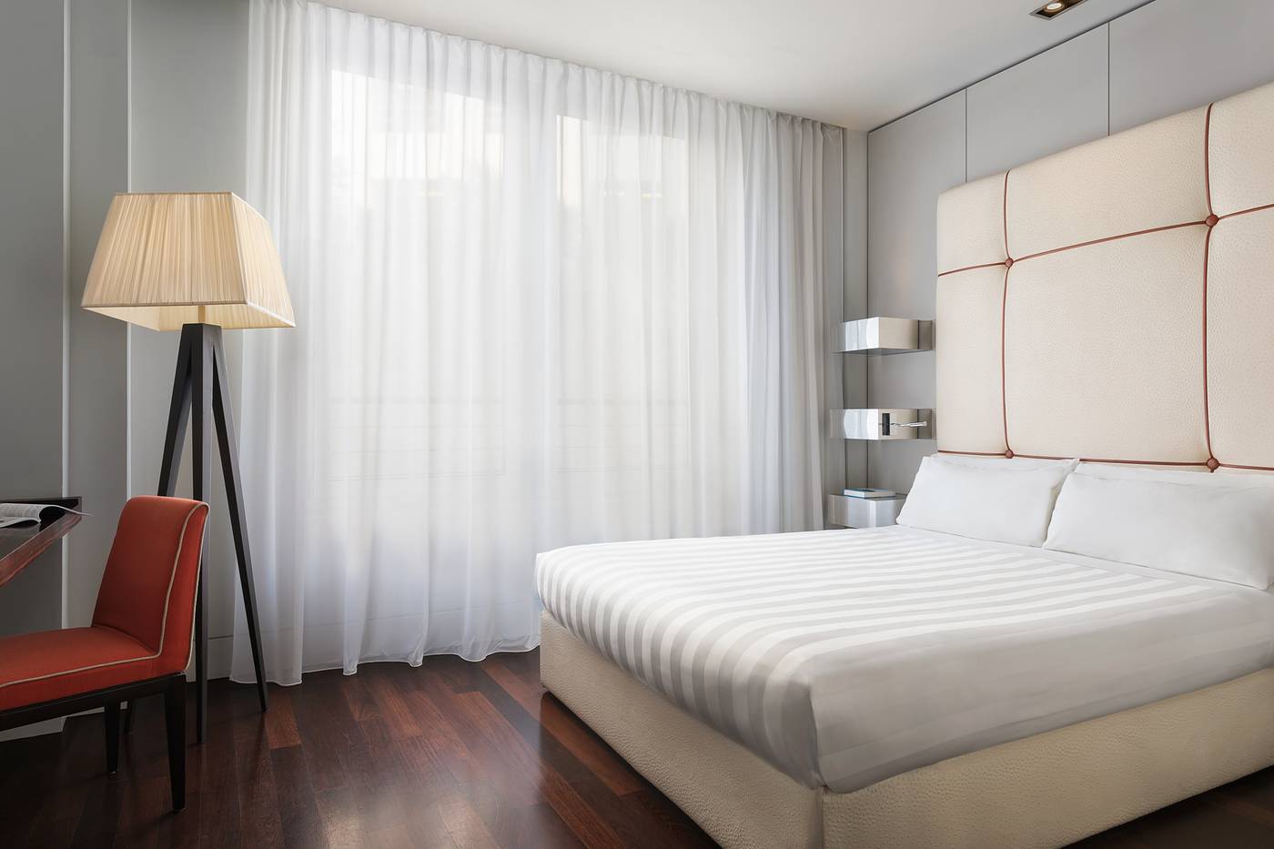 Sina-The-Gray-Room-9