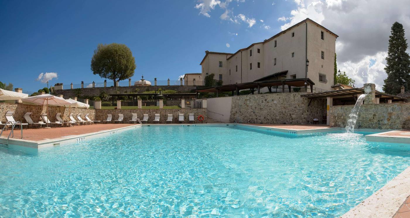 La-Bagnaia-Golf---Spa-Resort-Siena--Curio-Pool-4