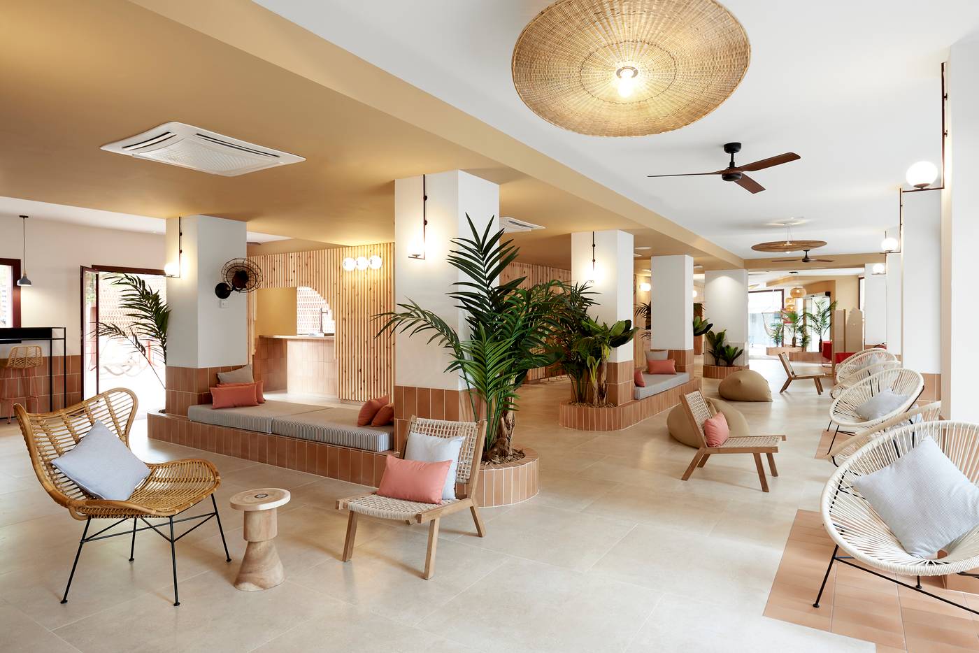 12.06.25 Tent Lloret de Mar