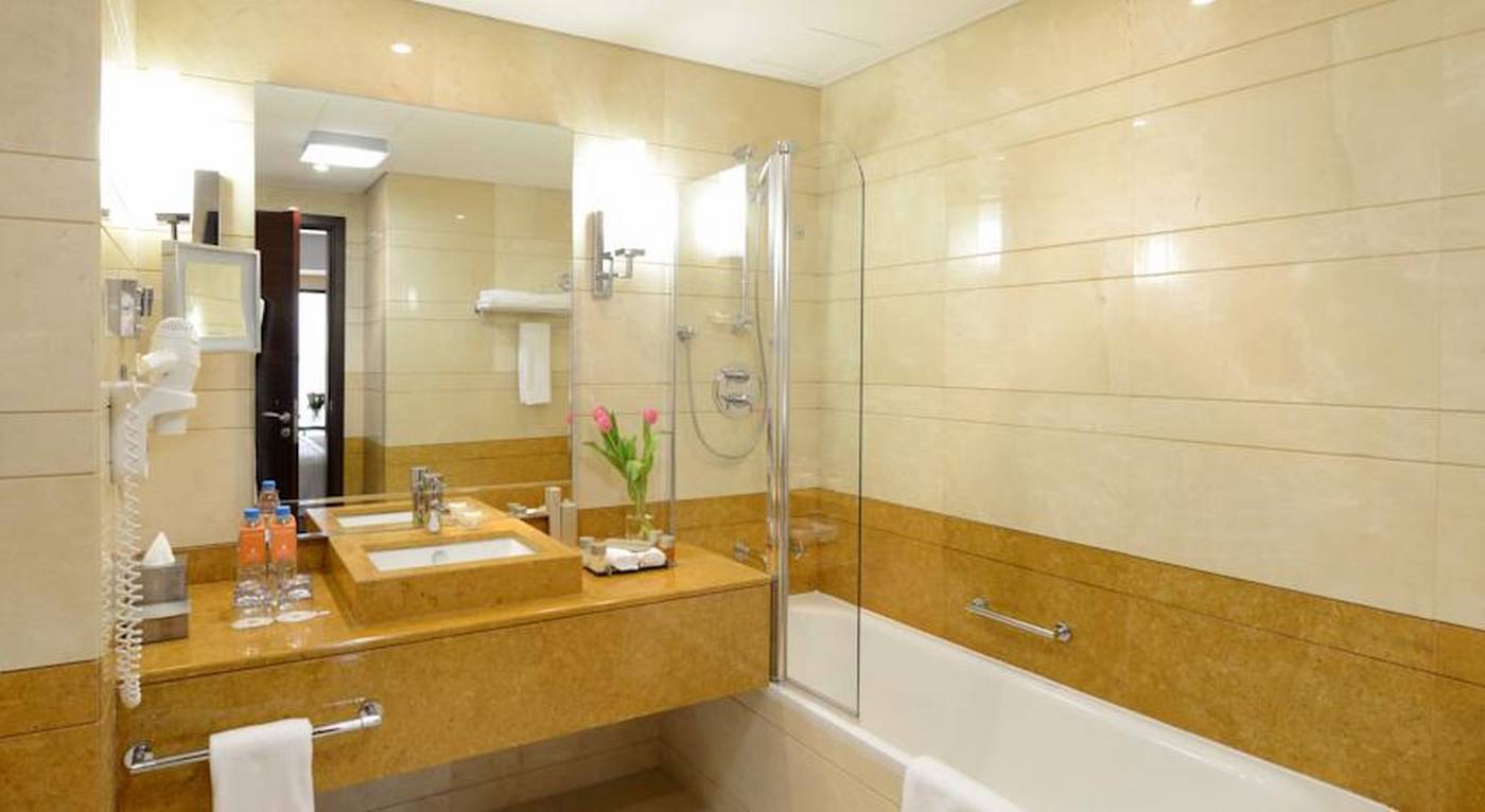 Grand-Millenium-Hotel-Room-17