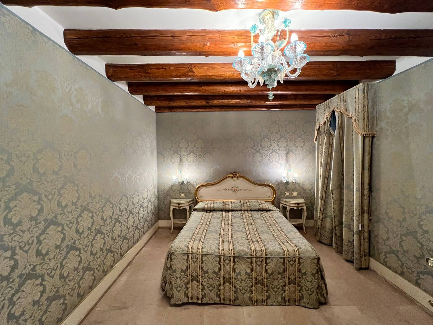 Hotel-Ca--Dogaressa-Room-11