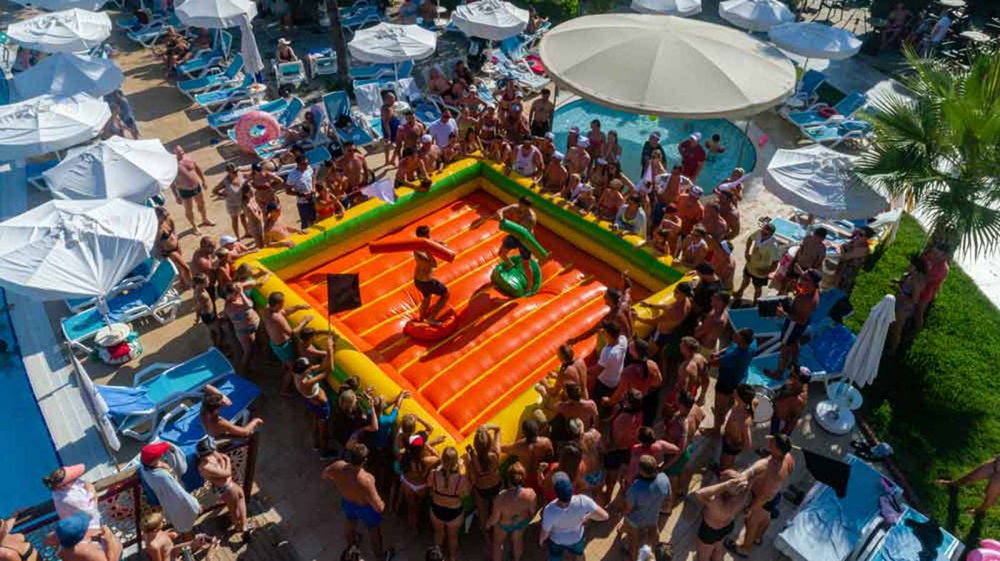 Palmeras-Beach-Hotel-Sports-and-Entertainment-23