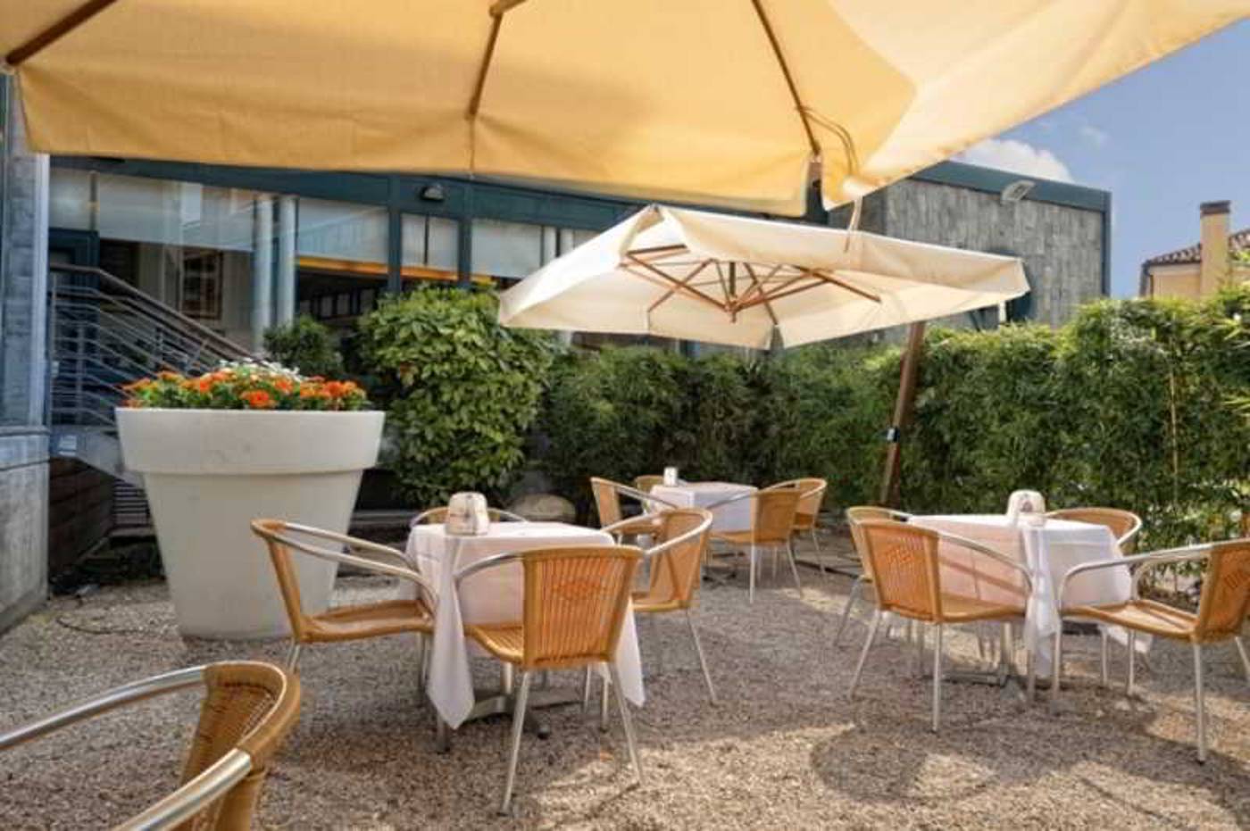 Elite-Hotel---Spa-Terrace-50