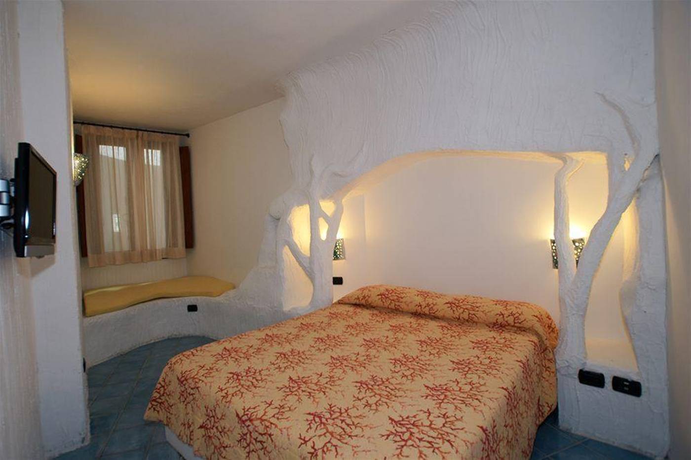 Baia-Caddinas-General-view-13